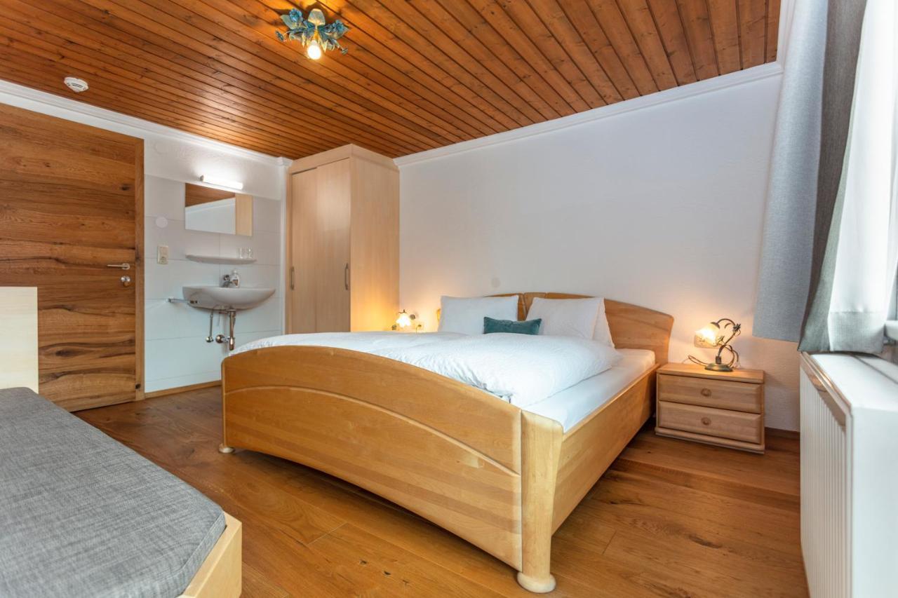 Gaestehaus Dreier Neukirchen am Grossvenediger Luaran gambar