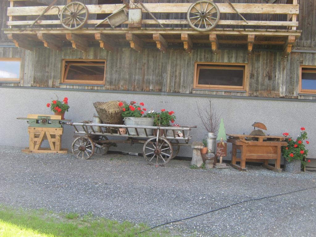 Gaestehaus Dreier Neukirchen am Grossvenediger Luaran gambar